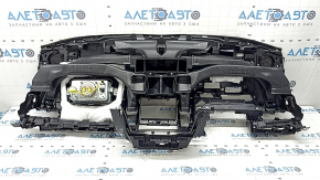 Торпедо передняя панель с AIRBAG Subaru Forester 25-26 черная