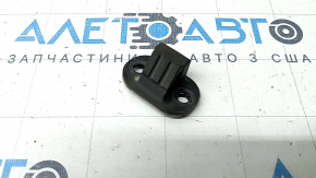 Отбойник двери багажника правый Subaru Forester 25-26 на кузове
