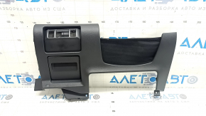 Накладка колени водителя Subaru Forester 25-26 черная, с накладками