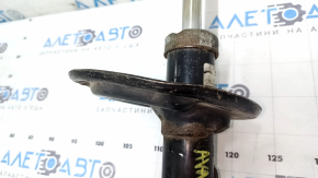 Амортизатор передний правый Toyota Avalon 13-18 R17, погнута чашка