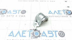 Скоба крепления переднего стабилизатора левая Subaru Forester 25-26