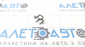 Скоба крепления топливной форсунки Subaru Forester 25-26 2.5