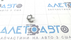 Скоба крепления топливной форсунки Subaru Forester 25-26 2.5