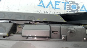 Накладка двери багажника Subaru Forester 25-26 надломана , трещины, царапины, сломаны крепления, отсутствует фрагмент