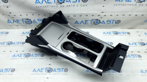 Накладка центральной консоли с подстаканником Ford Explorer 20-24 AWD в сборе, серая с хром, царапины
