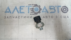 Датчик на трубке кондиционера Subaru Legacy 17-19