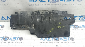 Capacul brațului de control spate dreapta pentru arcul unui Mercedes X247 GLB 20-26 are un suport rupt și este îndoit.