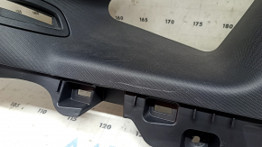 Накладка задней стойки левая Ford Escape MK4 23-26 черная, царапина, затерта