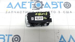 Плафон освещения задний левый Volvo XC60 18-21 с хром вставкой