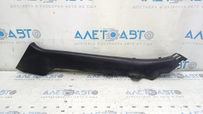 Накладка задней стойки нижняя левая Nissan Sentra 13-19 черная, царапины