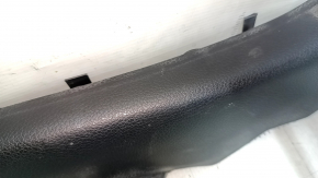 Ornament montan spate stânga jos pentru Nissan Sentra 13-19, negru, zgârieturi