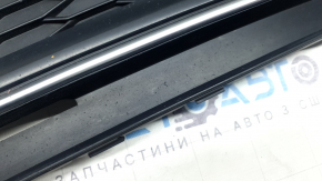 Решетка переднего бампера левая Audi A5 F5 18-19 без радара, черная с хром молдингом, S-Line, песок