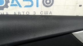 Обшивка двери карточка передняя левая Audi A5 F5 18-19 5D черная, вставка кожа черная, подлокотник кожа коричневая, молдинг aluminum trimaran, с ручкой, царапины, под чистку