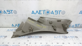 Накладка задней стойки нижняя правая Ford Focus mk3 11-18 серая, царапины