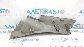 Накладка задней стойки нижняя правая Ford Focus mk3 11-18 серая, царапины