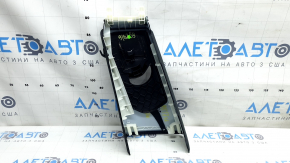 Накладка центральной стойки верхняя ремень правая Audi A5 F5 18-25 5D черная, потерта
