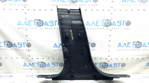 Накладка центральной стойки нижняя правая Audi A5 F5 18-25 5D черная, царапина