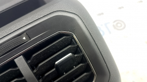 Накладка центральной консоли с дефлектором VW Tiguan 18-19 черная, под прикуриватель, царапина