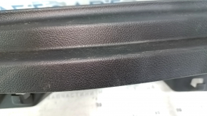 Накладка задней стойки левая Ford Focus mk3 11-18 5d черная, царапины, надломаны крепления