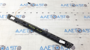Накладка порога внешняя передняя правая Audi A5 F5 17-24 5D S-line, с подсветкой, надломана направляйка
