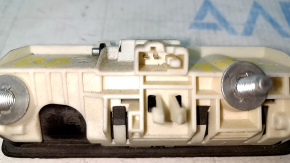 Ручка с кнопкой открытия крышки багажника наружняя VW Passat b8 16-19 USA, сломаны крепления