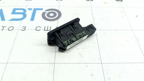 Плафон освещения багажника правый Volvo XC90 16-22