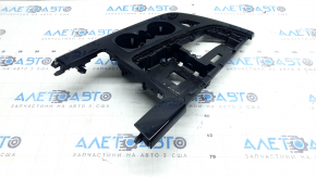 Ornamente consolă centrală Audi Q7 16-19, negru lucios, cu suporturi de pahare, lustruibilă, suporturi de pahare crăpate, denivelări
