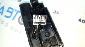 Ornamente consolă centrală Audi Q7 16-19, negru lucios, cu suporturi de pahare, lustruibilă, suporturi de pahare crăpate, denivelări