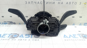 Comutatoarele de pe coloana de direcție pentru Audi Q7 2016-2019 sunt uzate.