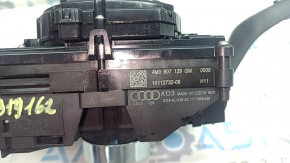 Comutatoarele de pe coloana de direcție pentru Audi Q7 2016-2019 sunt uzate.