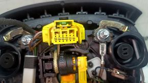 Подушка безопасности airbag в руль водительская Audi Q7 16-20 черная, потерт хром