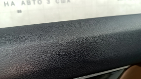 Panou ușă spate dreapta negru pentru Audi Q7 16-19, inserție din piele maro, ornamente din lemn negru lucios și închis la culoare, BOSE, sub cortină, cotieră din piele maro cu mâner, zgârieturi, îndoitură