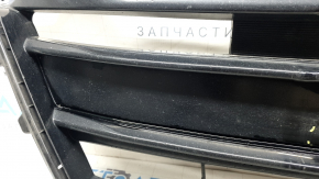 Решетка радиатора Honda Accord 18-20 черный глянец, сколы, царапины, незаводские отверстия