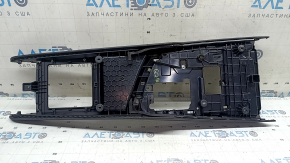 Накладка центральной консоли верхняя Audi Q7 16-19 кожа черная, с подсветкой, вмятины, царапины, под химчистку