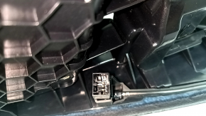 Накладка центральной консоли верхняя Audi Q7 16-19 кожа черная, с подсветкой, вмятины, царапины, под химчистку