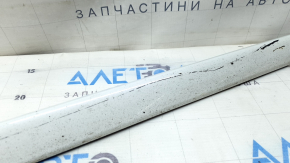Молдинг порога правый Audi A4 B9 17-19 S-Line 195см, белый, сколы, потерт