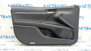 Обшивка двери карточка передняя левая Toyota Camry v70 18-18 кожа черная с черной вставкой пластик, подлокотник кожа, хром молдинг, с ручкой, царапины, потерта