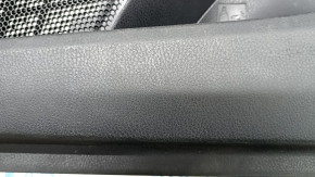 Обшивка двери карточка передняя правая Toyota Camry v70 18-18 кожа черная с черной вставкой пластик, подлокотник кожа, хром молдинг, с ручкой, царапины, потерта
