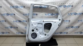 Дверь голая задняя правая Audi A4 B9 17-19 белый LY9C, окрашена 0,3-0,35, вмятина