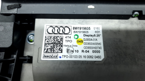 Монитор, дисплей, навигация Audi A4 B9 17-19 8.25" с кронштейном, царапины