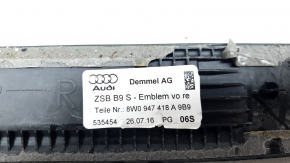 Накладка порога внешняя передняя правая Audi A4 B9 17-20 S-Line с подсветкой, царапины, тычка