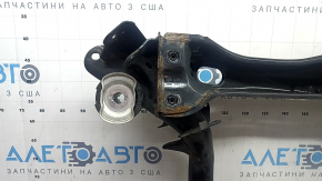Microfisuri la subcadru spate Audi A4 B9 17-25 AWD, 2 cutii de viteze S/B și 2 cutii S/B, ruginite