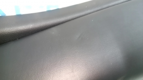 Накладка задней стойки нижняя левая Lexus RX350 16-22 черная, 2 части, царапины, примята кожа