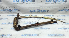 Airbag-ul cortină lateral dreapta la un BMW 3 G20 19-26 este topit, iar clapeta de accelerație este ruginită.