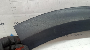 Ornament arc aripă stânga față Kia Niro 17-19 HEV pe bara de protecție, structură, fisură în suport, zgârieturi