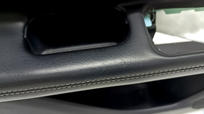 Panou ușă stânga față Lincoln Corsair 2020, negru, difuzoare premium, cotieră din piele neagră cu cusături gri, mâner și ornament cromat, zgârieturi