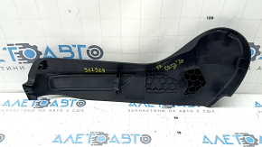 Ornament scaun pasager dreapta pentru Lincoln Corsair 20-26, negru, plasticul s-a albit și este uzat.