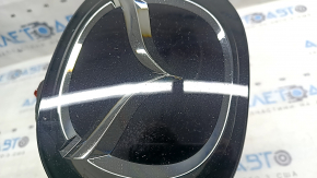 Эмблема решетки радиатора Mazda CX-5 17-24 под радар, сколы
