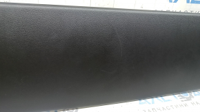 Обшивка двери багажника верхняя Mazda CX-5 17-24 черная, потерта