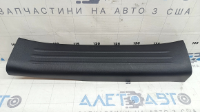 Накладка порога задняя левая Mazda CX-5 17-24 черная, царапины